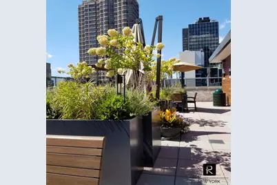 300 E 40th Street #11-N, New York City, NY 10016 - Photo 8