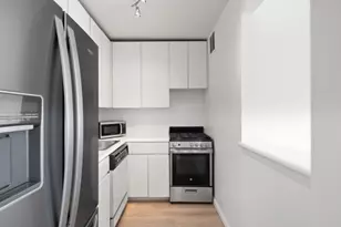 215 W 95th St, New York City, NY 10025 - Photo 4