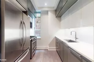 416 W 52nd St, New York City, NY 10019 - Photo 2