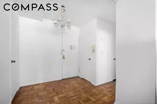 345 W 58th St, New York City, NY 10019 - Photo 2