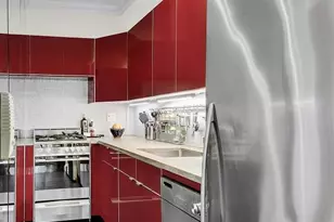 35 W 54th St, New York City, NY 10019 - Photo 8