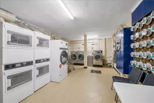 4200 Herkimer Pl, New York City, NY 10470 - Photo 10