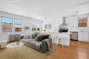 22-31 47th St, New York City, NY 11105 - Photo 2