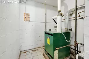 22-31 47th St, New York City, NY 11105 - Photo 8