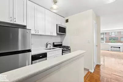 139 E 33rd Street #2C, New York City, NY 10016 - Photo 2
