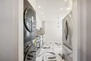 18-65 211th St, New York City, NY 11360 - Photo 22