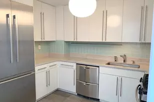 216 E 47th St, New York City, NY 10017 - Photo 8