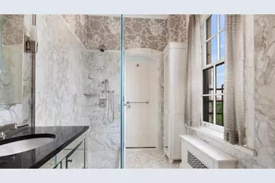 2 E 70th Street #91011B, New York City, NY 10021 - Photo 10