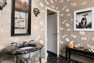 2 E 70th St, New York City, NY 10021 - Photo 6