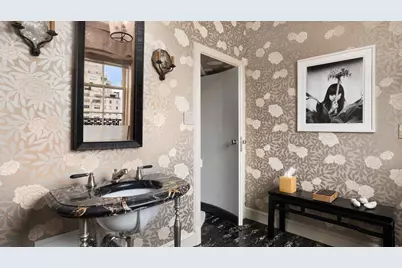 2 E 70th Street #91011B, New York City, NY 10021 - Photo 6