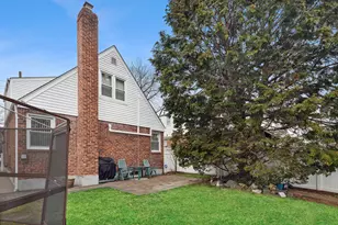 233-16 87th Ave, New York City, NY 11427 - Photo 20