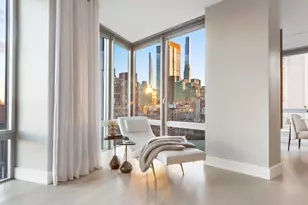 212 W 72nd St, New York City, NY 10023 - Photo 2