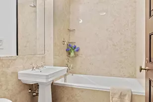 823 Park Ave, New York City, NY 10021 - Photo 14