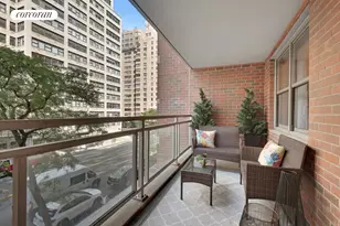360 E 72nd St, New York City, NY 10021 - Photo 2