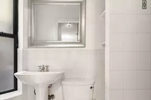 28 Perry St, New York City, NY 10014 - Photo 8