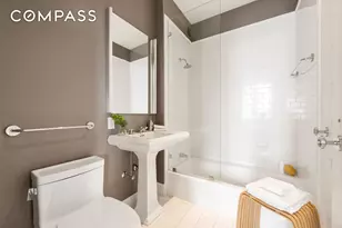 252 7th Ave, New York City, NY 10001 - Photo 16