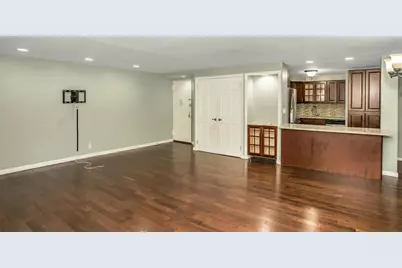 166-10 Powells Cove Boulevard #2C, New York City, NY 11357 - Photo 4