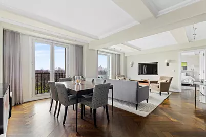 160 Central Park S #705, New York City, NY 10019 - Photo 2