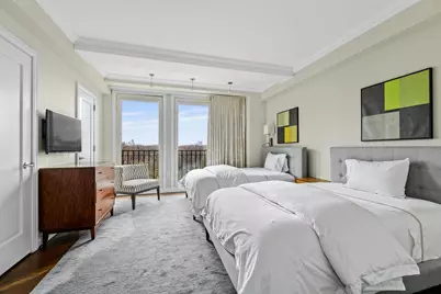 160 Central Park S #705, New York City, NY 10019 - Photo 8