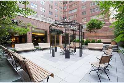 360 E 72nd Street #A900, New York City, NY 10021 - Photo 16