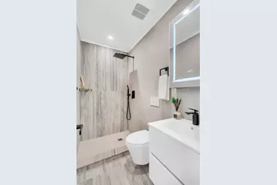 41-13 39th Place #3, New York City, NY 11104 - Photo 4