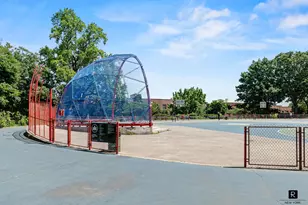 39-60 52nd St, New York City, NY 11377 - Photo 10