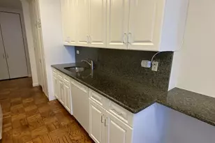 271-10 Grand Central Pkwy, New York City, NY 11005 - Photo 10