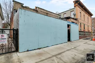 2724 Clarendon Rd, New York City, NY 11226 - Photo 4