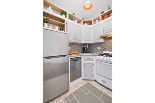 146 W 82 St, New York City, NY 10024 - Photo 6