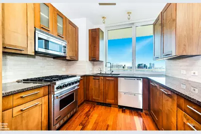 640 W 237th Street #11A, New York City, NY 10463 - Photo 6