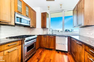 640 W 237th St, Bronx, NY 10463 - Photo 6