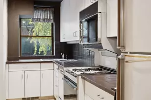 12 Beekman Pl, New York City, NY 10022 - Photo 2