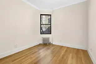 21-48 35th St, New York City, NY 11105 - Photo 4