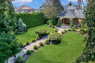 5 Boulevard, New York City, NY 11357 - Photo 1