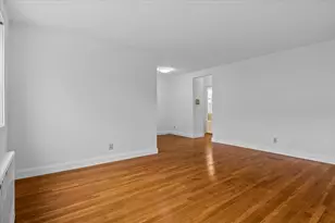 67-47 136th St, New York City, NY 11367 - Photo 4