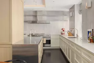 33 E 70th St, New York City, NY 10021 - Photo 4