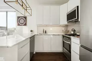 529 W 42nd St, New York City, NY 10036 - Photo 4