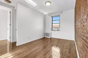 21-05 33rd St, New York City, NY 11105 - Photo 4