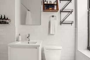 330 W 17th St, New York City, NY 10011 - Photo 8