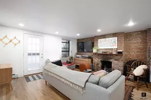 586 Pacific St, New York City, NY 11217 - Photo 4