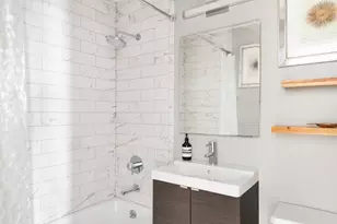 9 Barrow St, New York City, NY 10014 - Photo 22