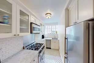 325 E 41st St, New York City, NY 10017 - Photo 6