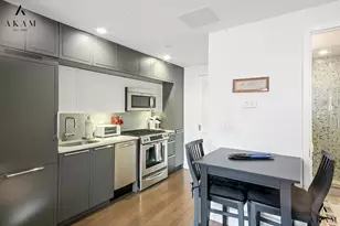 432 W 52nd St, New York City, NY 10019 - Photo 8