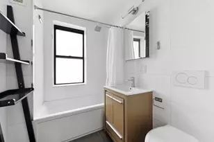 308 W 30th St, New York City, NY 10001 - Photo 2