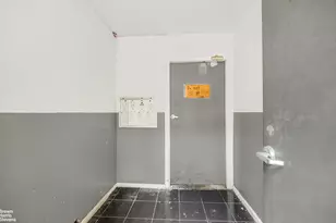 1030 Longfellow Ave, New York City, NY 10459 - Photo 14