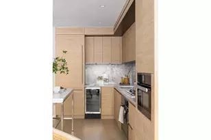 215 W 28th St, New York City, NY 10001 - Photo 4