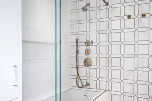 330 E 38th St, New York City, NY 10016 - Photo 12