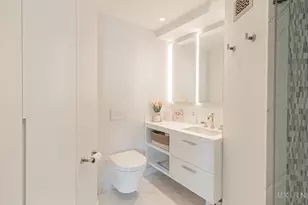 330 E 38th St, New York City, NY 10016 - Photo 16