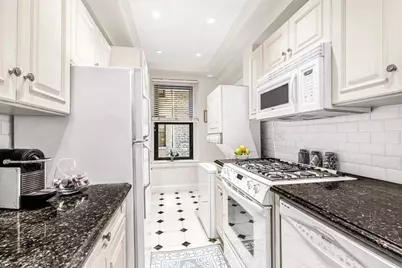 135 E 74th Street #6C, New York City, NY 10021 - Photo 4