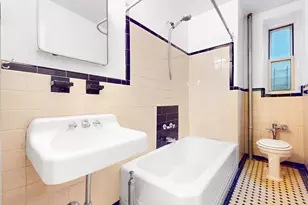 25 Indian Rd, New York City, NY 10034 - Photo 10